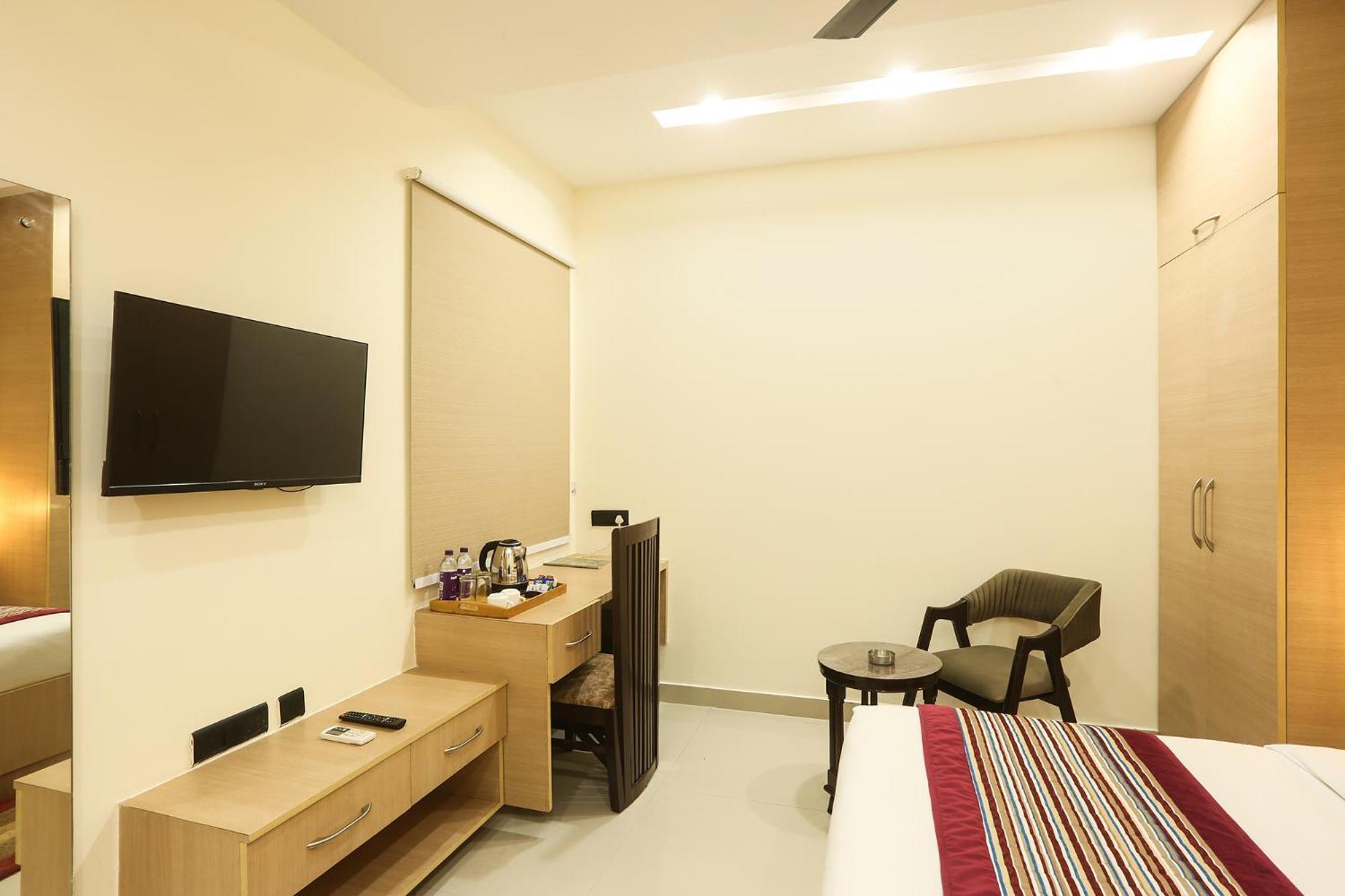 Hotel Green Lotus Luxe Gurgaon Exterior foto