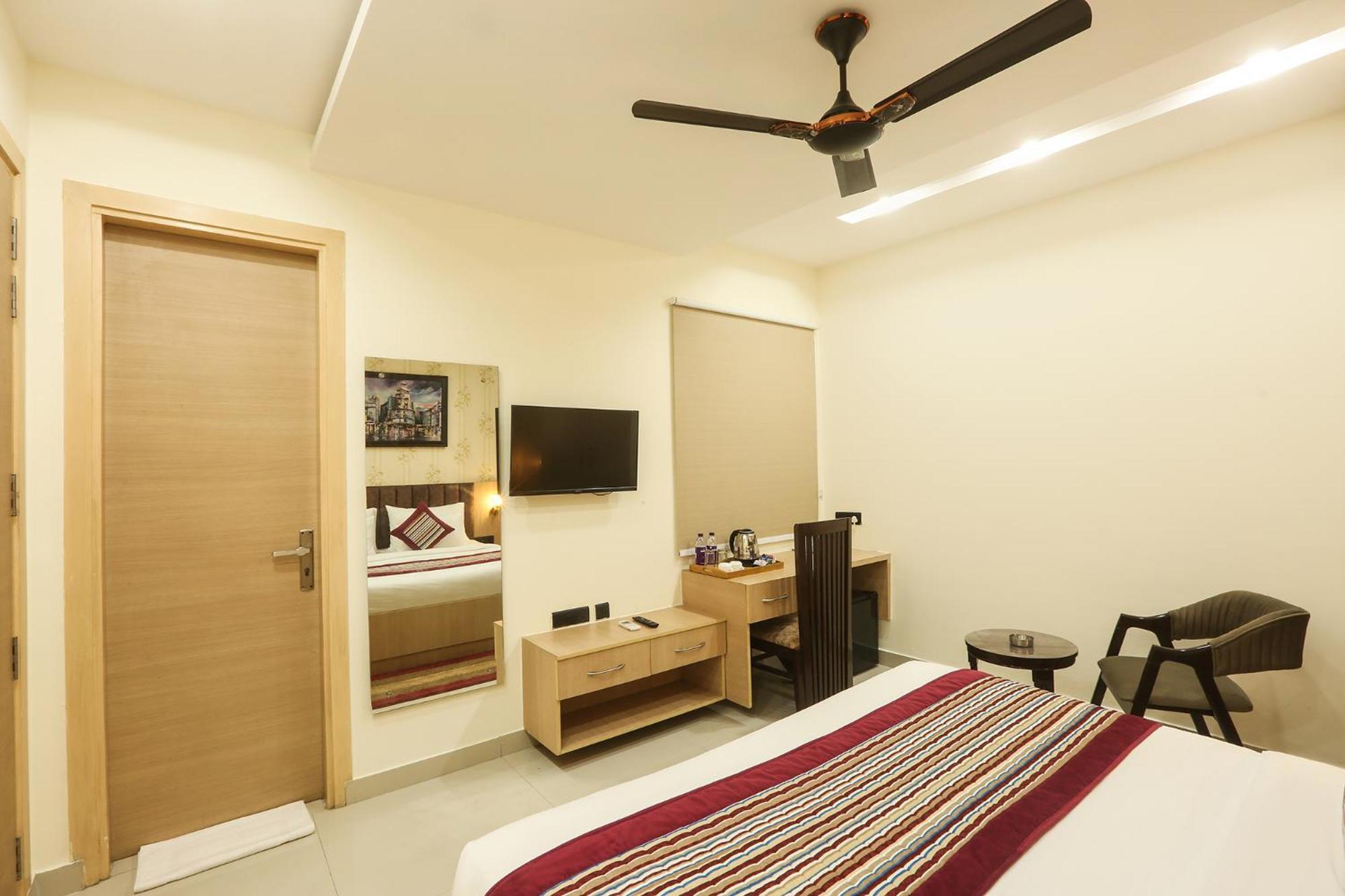Hotel Green Lotus Luxe Gurgaon Exterior foto