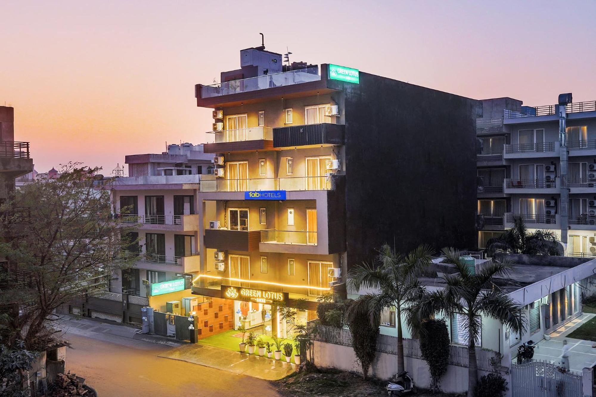 Hotel Green Lotus Luxe Gurgaon Exterior foto
